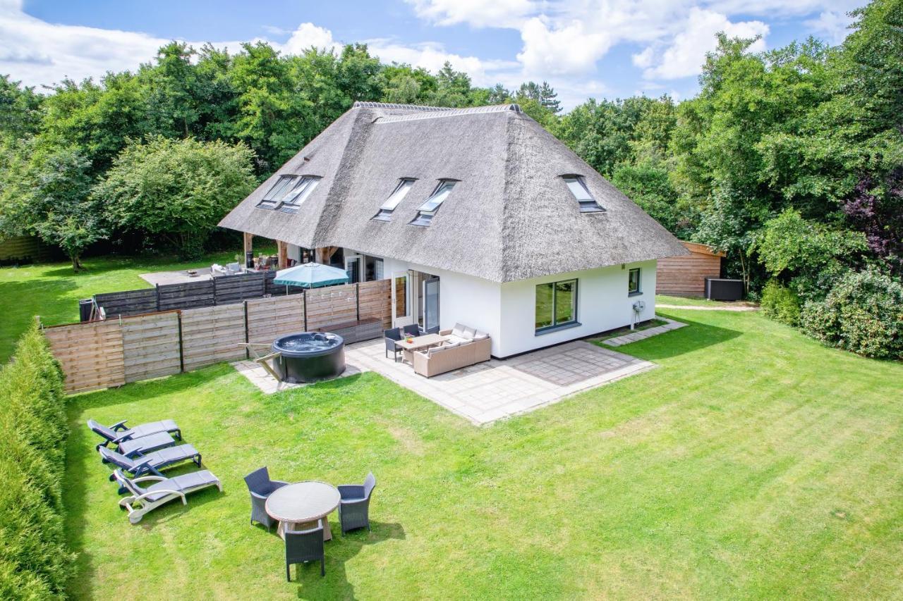 The Island Life Texel Met Jacuzzi Hébergement de vacances *